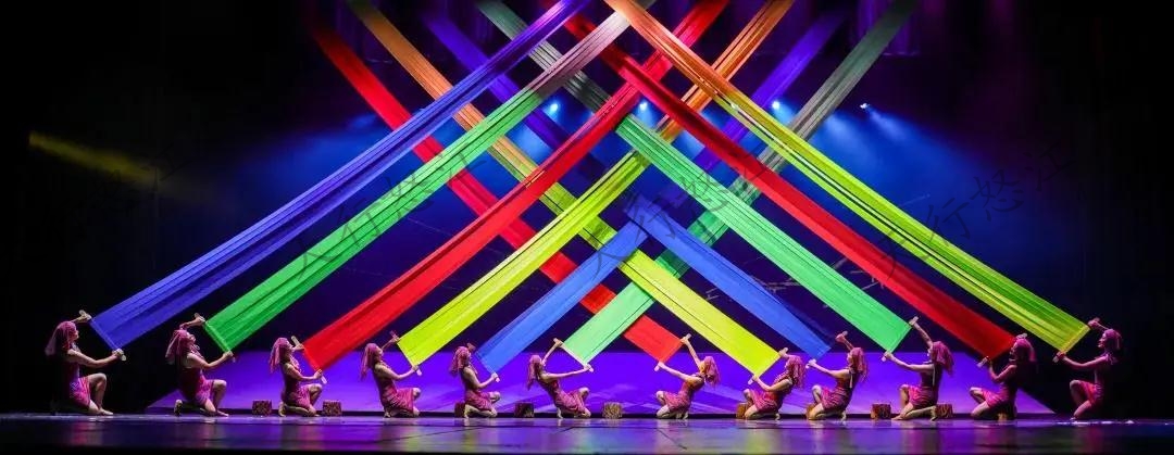 音樂舞蹈詩《太陽照到獨龍江》好評如潮，迎來業(yè)內(nèi)人士高度贊譽！