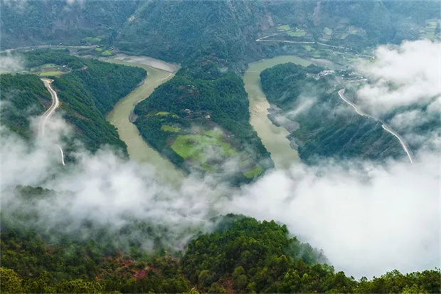 云南旅游,云南旅行社,云南團(tuán)建公司,云南策劃公司,云南會(huì)議會(huì)展,怒江旅游,怒江旅行社,怒江團(tuán)建公司,怒江策劃公司,怒江會(huì)議會(huì)展：山河壯歌，怒江的水墨丹青